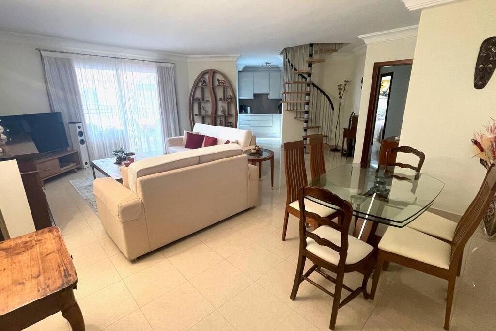 Luxurioese Duplex Ferienwohnung In Sehr Ruhiger Wohnanlage Mit Meerblick Palm-mar Exterior foto